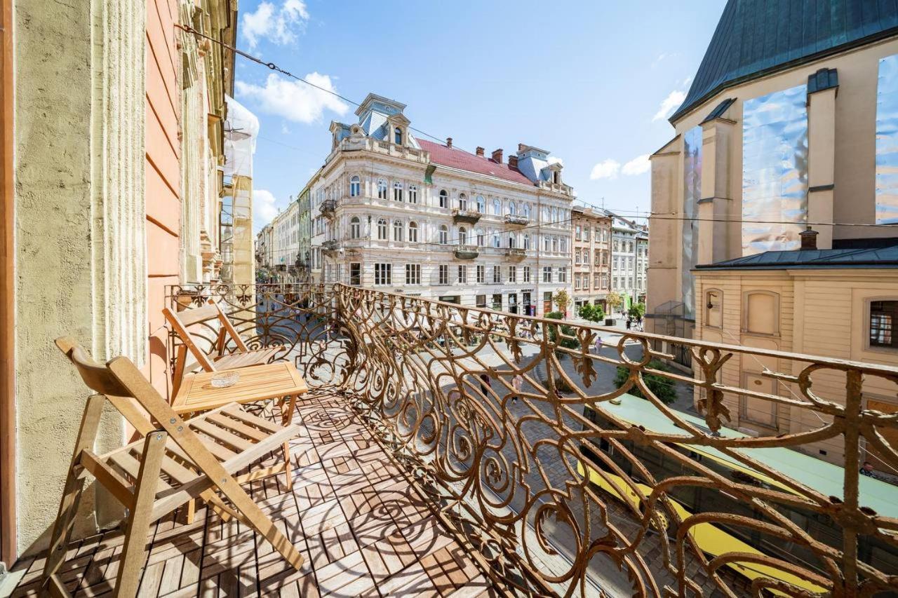 Апартаменти На Площі Ринок 12 Lviv Ngoại thất bức ảnh